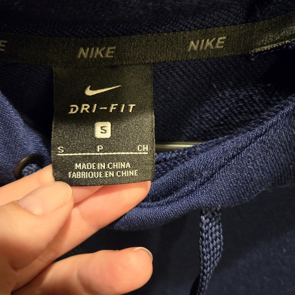 Nike Sweatshirt - Picture 6 of 6